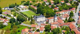 Superbe vue de la nature autour de Mensignac en Dordogne, lieu des promenades